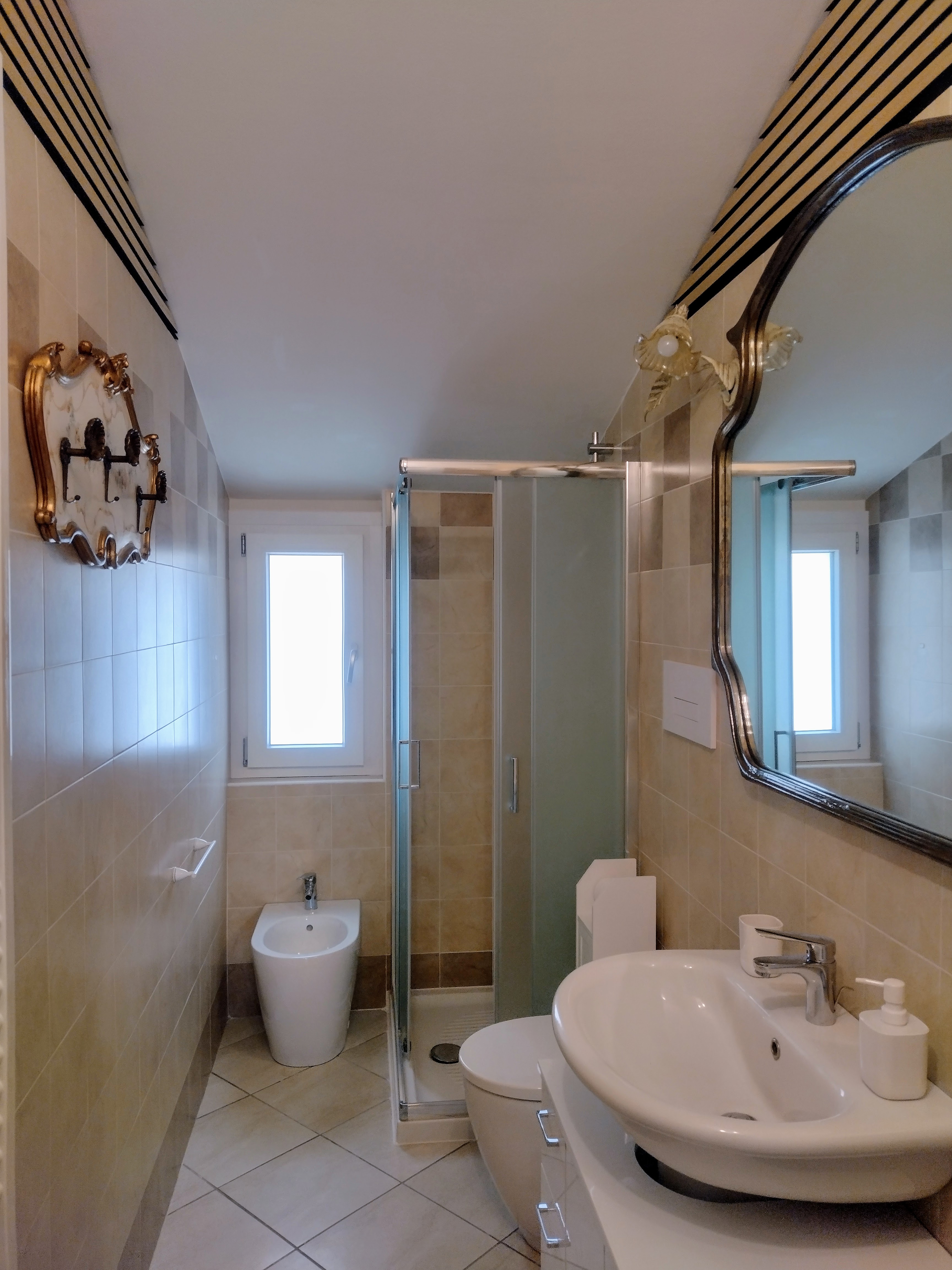 Mansarda di Masha. bathroom. House for short rent on Lake of Iseo, Lombardia, Bergamo and Aiport